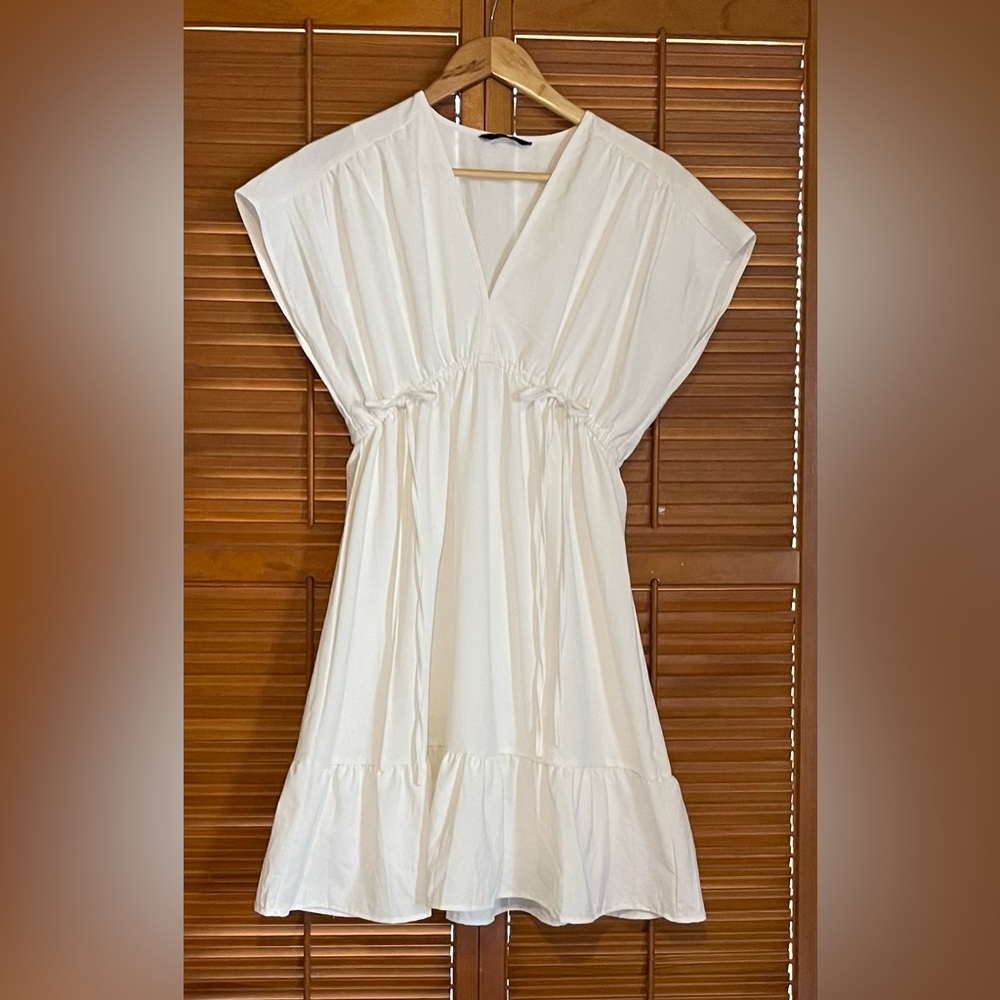 Dokotoo Dress White like new no tags - Picture 3 of 9